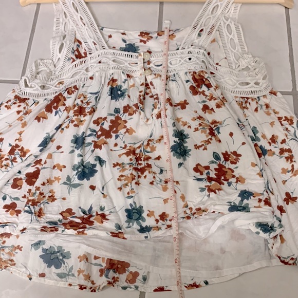 dRA Los Angeles Women’s X-Small Cropped Floral Sleeveless Top - Picture 5 of 6